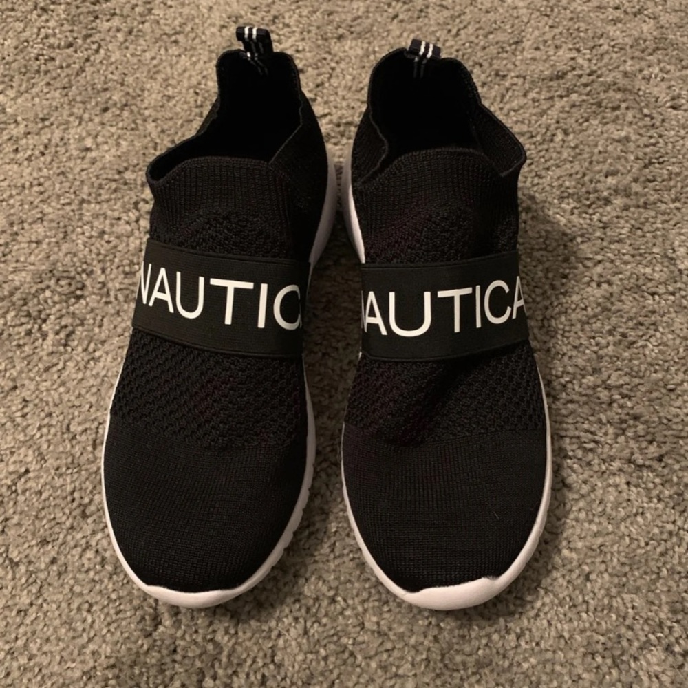 Nautica athletic shoe
